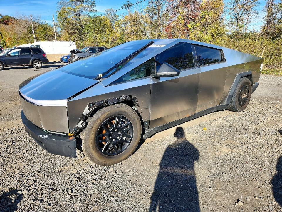 2024 TESLA CYBERTRUCK   