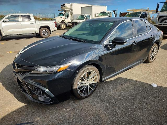 2021 TOYOTA CAMRY SE  