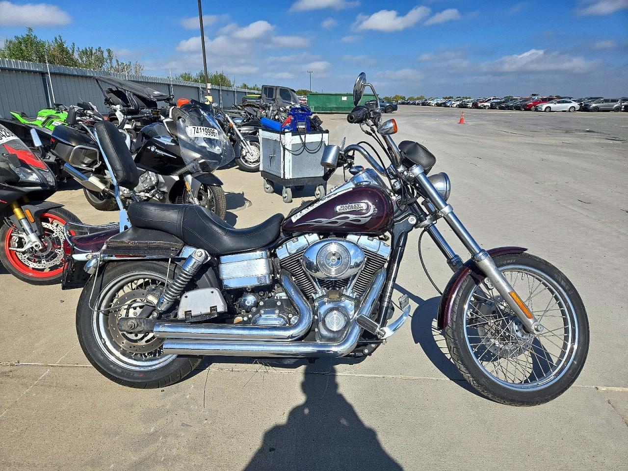 Вид 2006 HARLEY-DAVIDSON FXDWGI, угол 1
