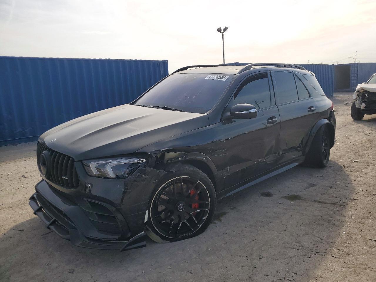 Vue de 2023 MERCEDES-BENZ GLE 63 AMG 4MATIC, angle 1