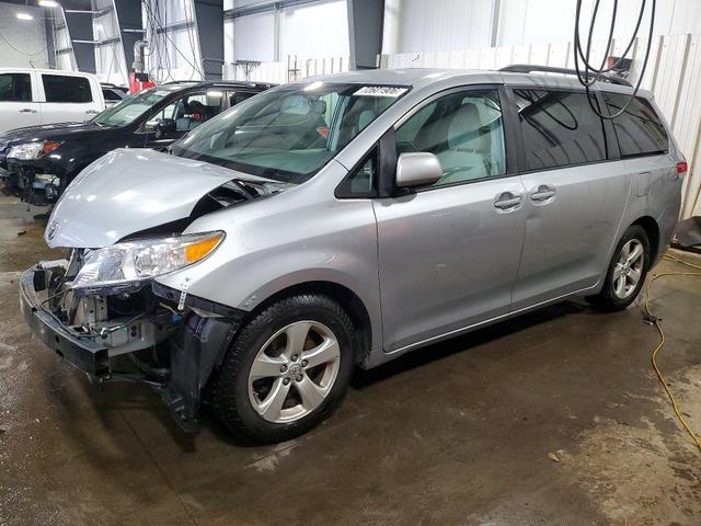 2013 TOYOTA SIENNA LE  