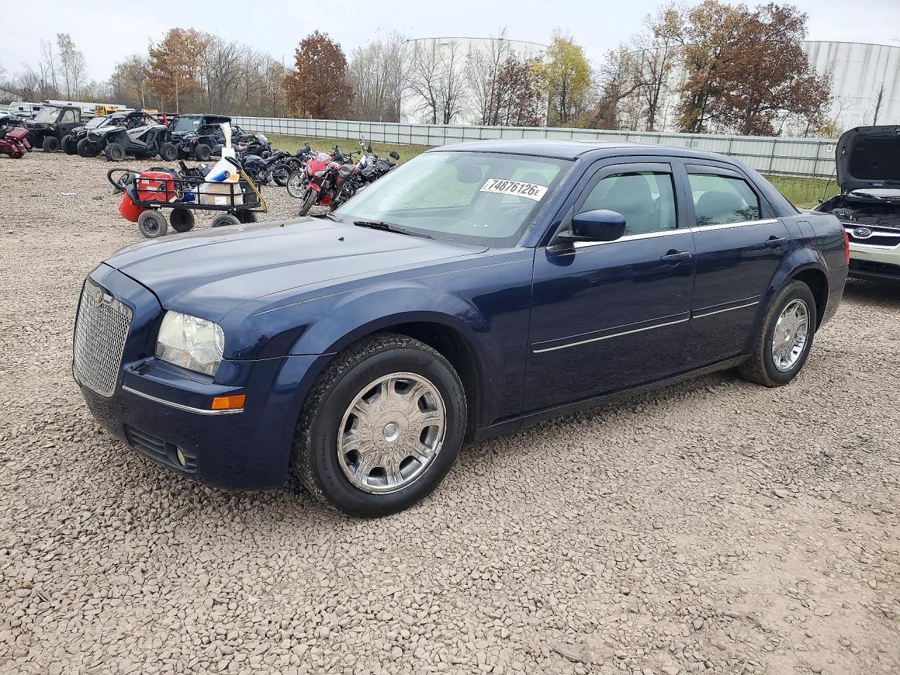 منظر 2005 CHRYSLER 300 TOURING، زاوية 1