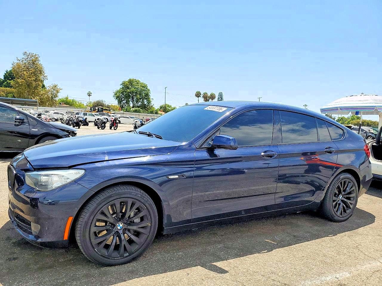 Vista de 2010 BMW 550 GT, ángulo 1
