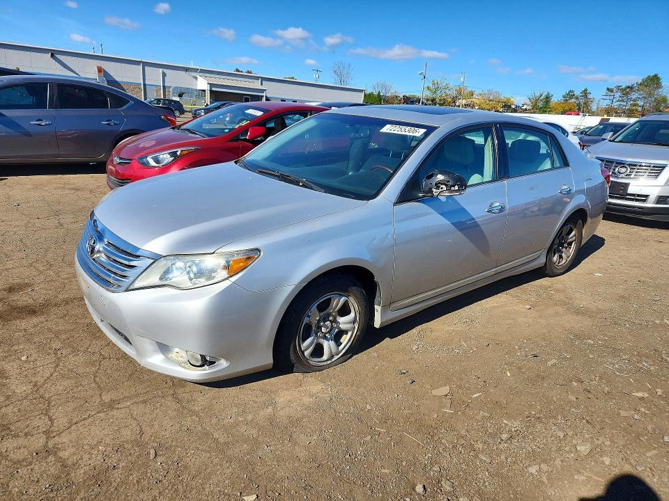 2011 TOYOTA AVALON LIMITED  