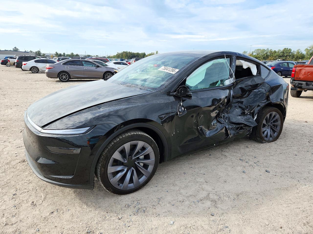 منظر 2026 TESLA MODEL Y، زاوية 1