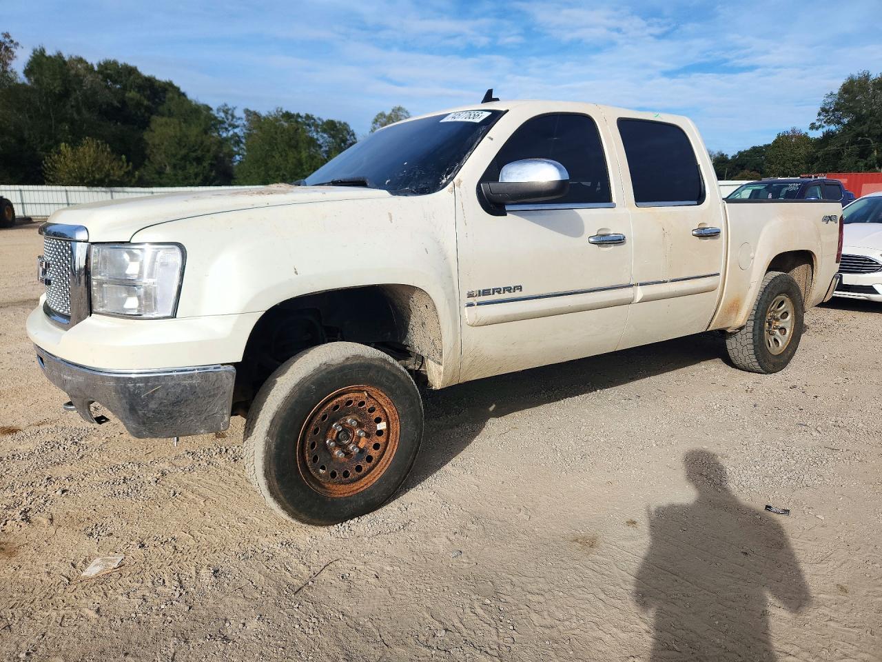 منظر 2011 GMC SIERRA K1500 SLT، زاوية 1