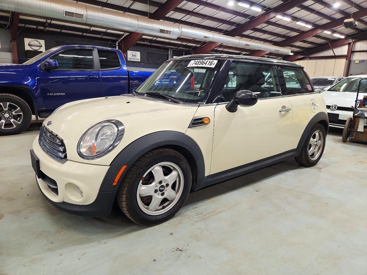 منظر 2011 MINI COOPER، زاوية 1