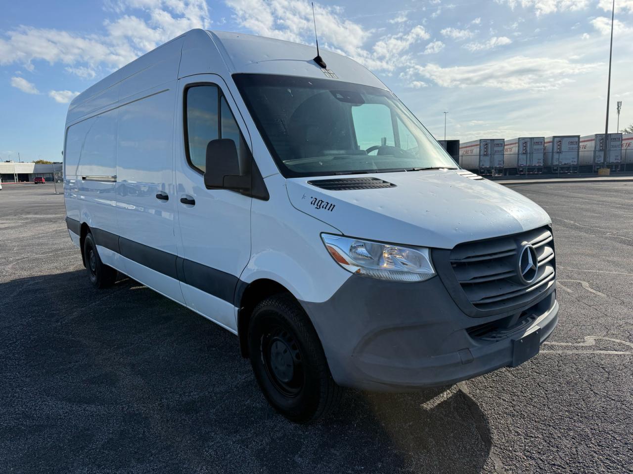 Vista de 2020 Mercedes-Benz SPRINTER 2500, ángulo 1