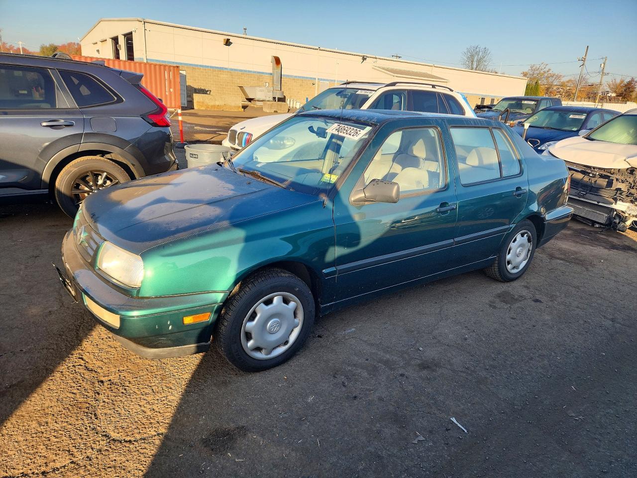 1997 VOLKSWAGEN JETTA GL view, angle 1