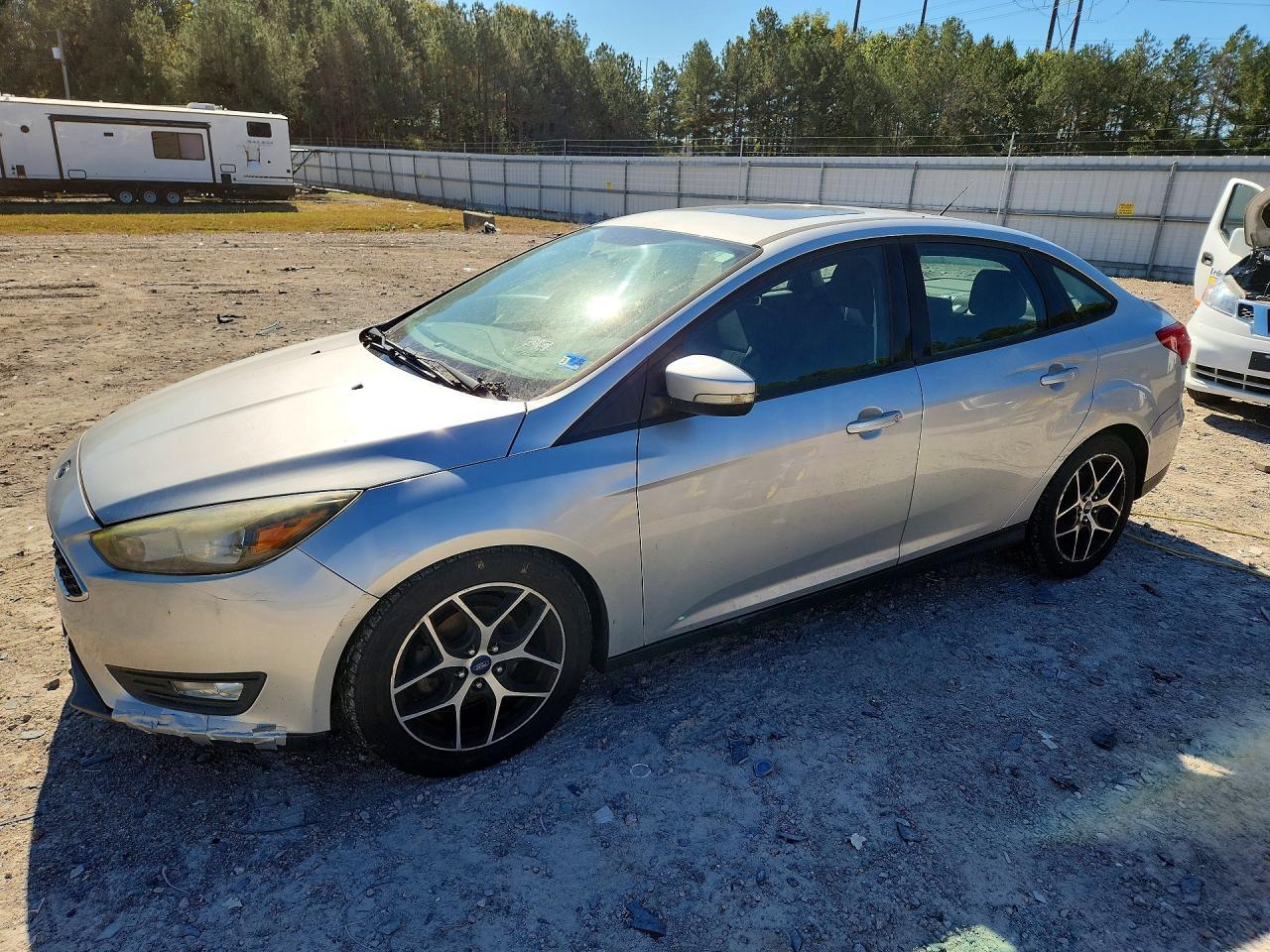 Vue de 2017 FORD FOCUS SEL, angle 1