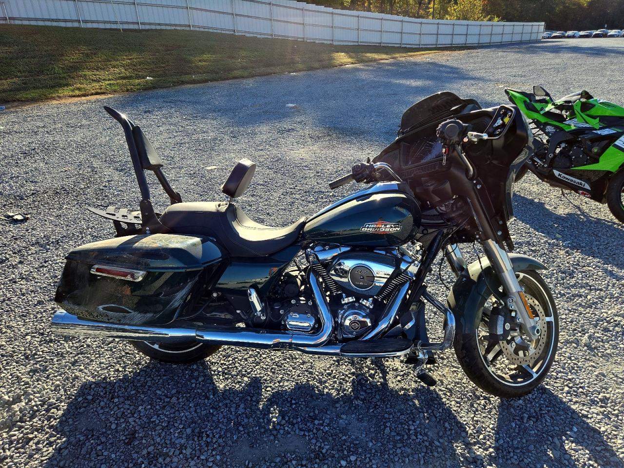 منظر 2024 HARLEY-DAVIDSON FLHX، زاوية 1