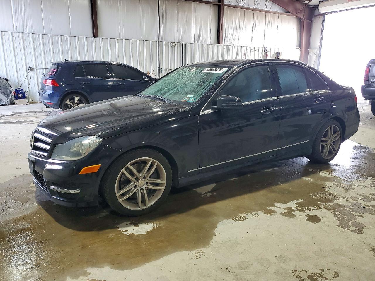 Vista de 2014 MERCEDES-BENZ C 300 4MATIC, ángulo 1
