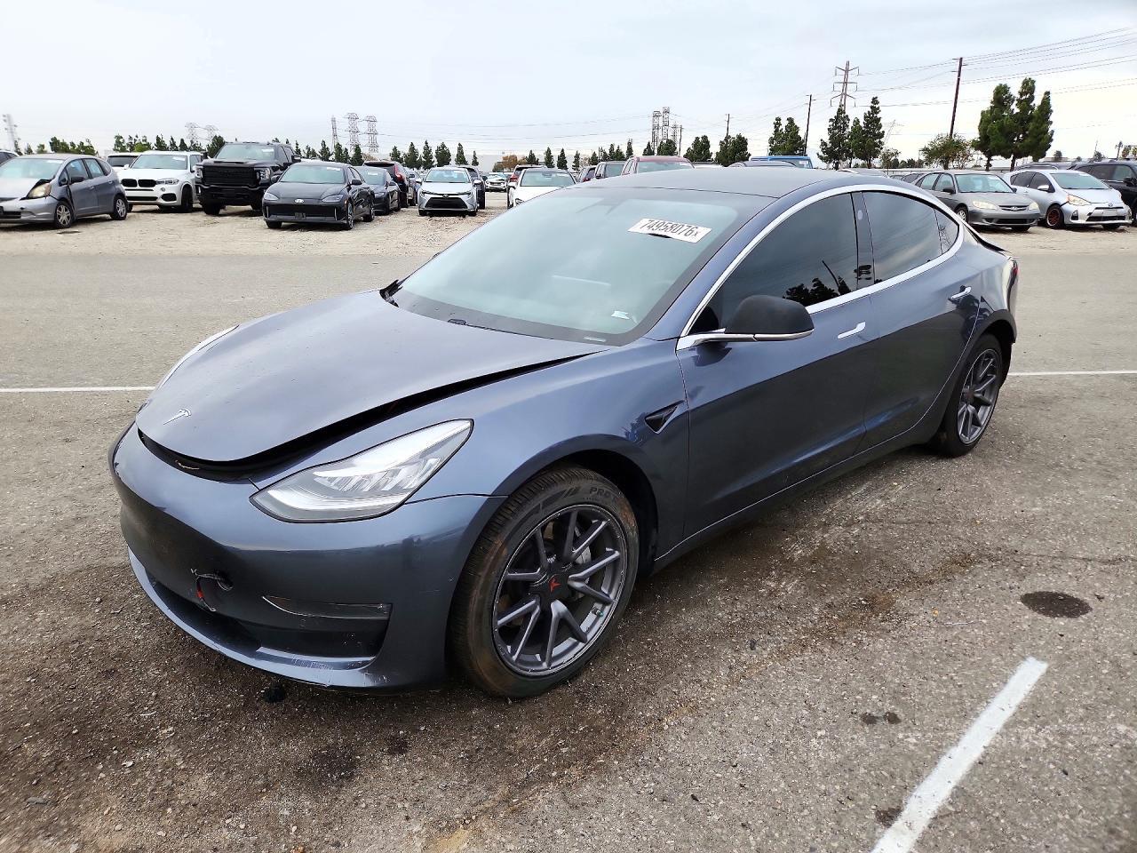 منظر 2020 TESLA MODEL 3، زاوية 1