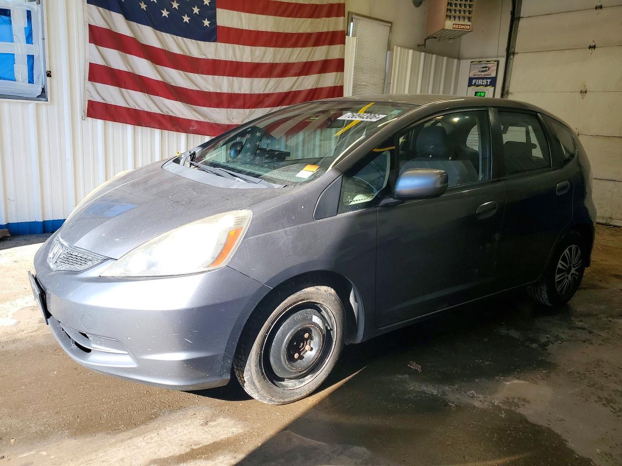 Vista de 2013 HONDA FIT, ángulo 1