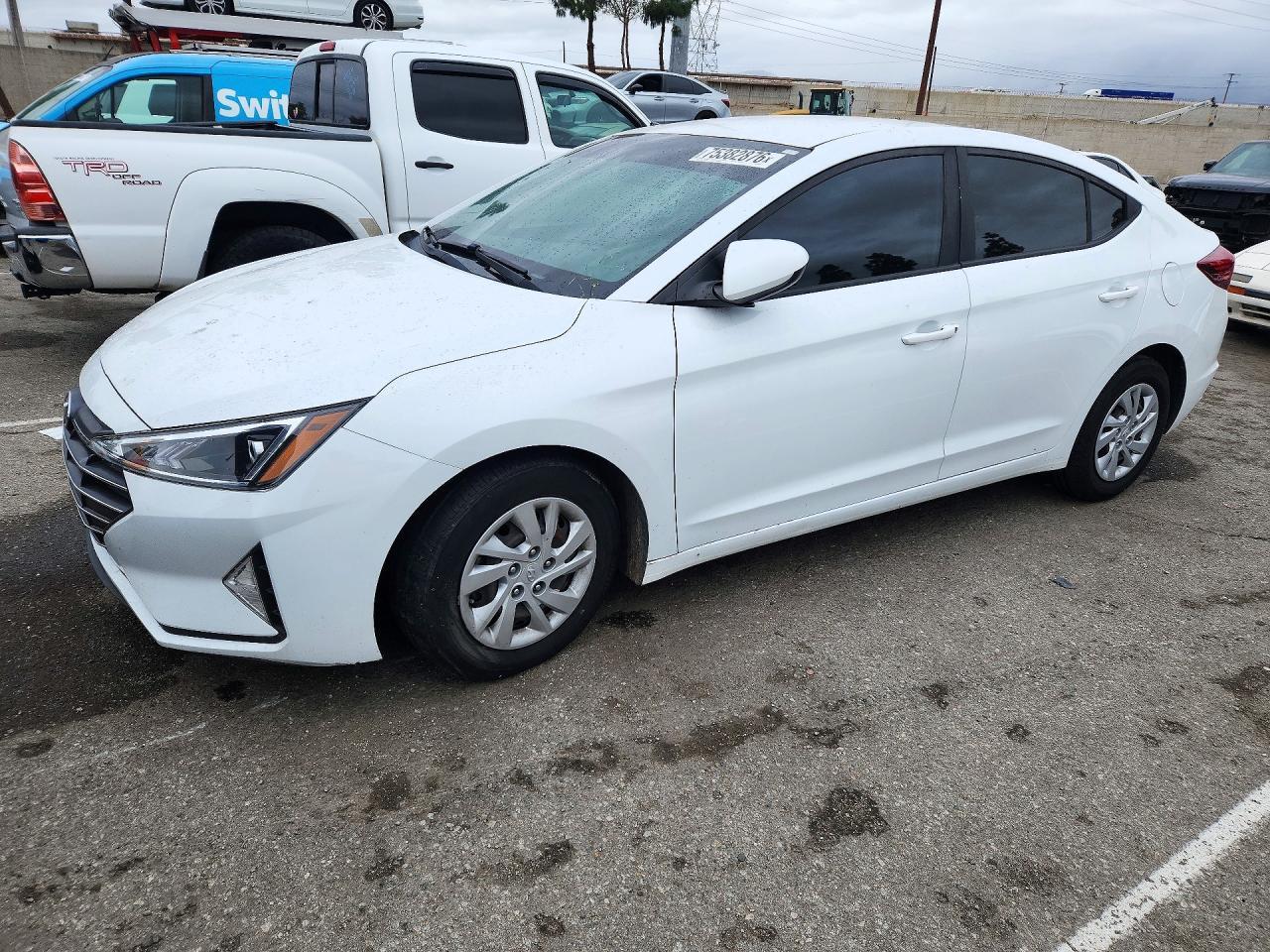 Vue de 2020 HYUNDAI ELANTRA SEL, angle 1