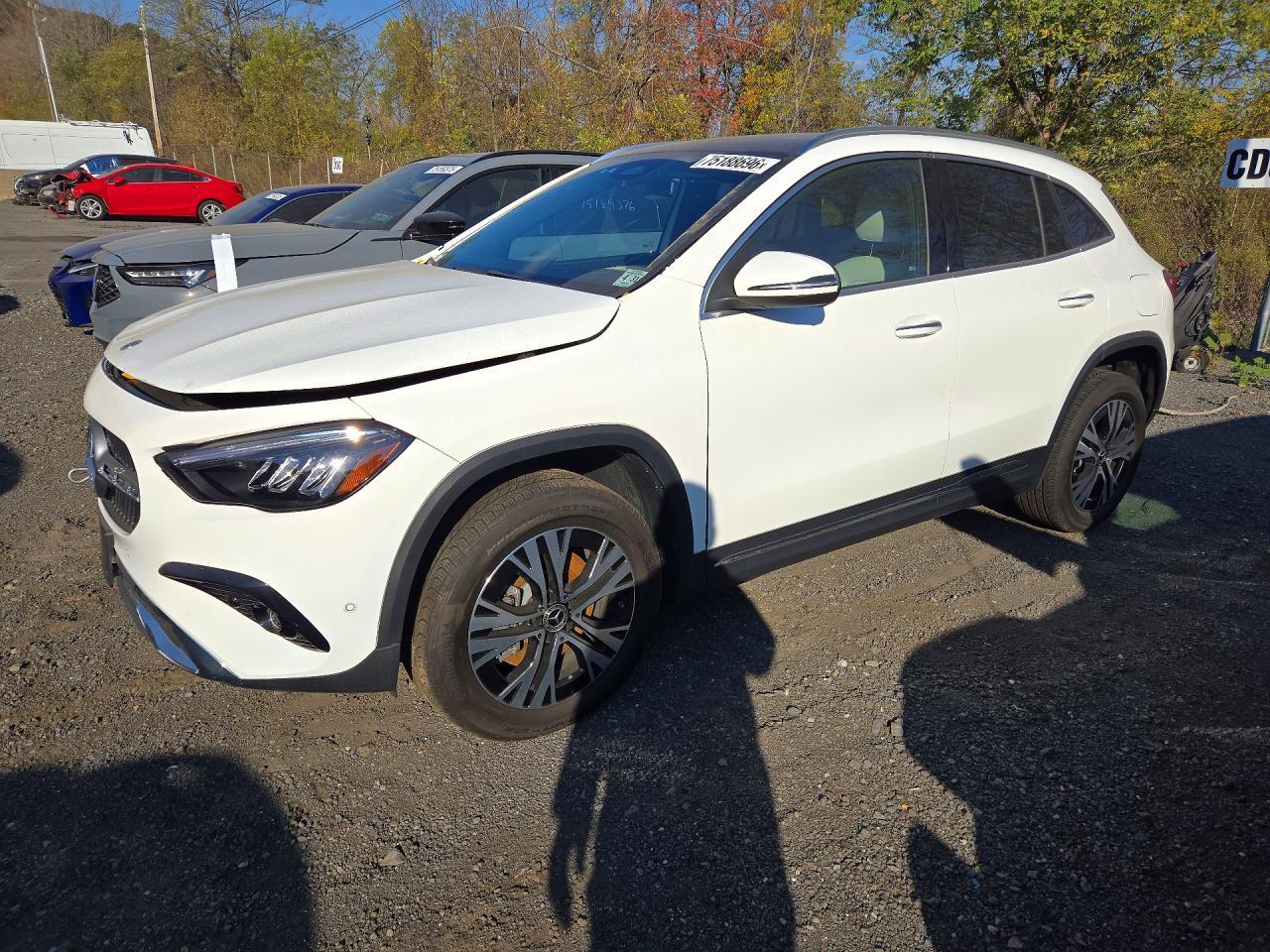 Вид 2026 MERCEDES-BENZ GLA 250 4MATIC, угол 1