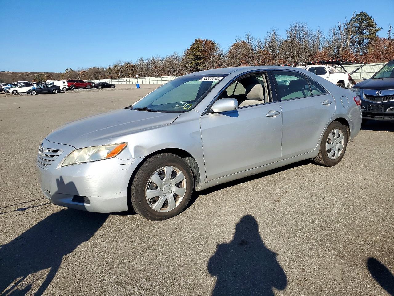2009 TOYOTA CAMRY LE view, angle 1
