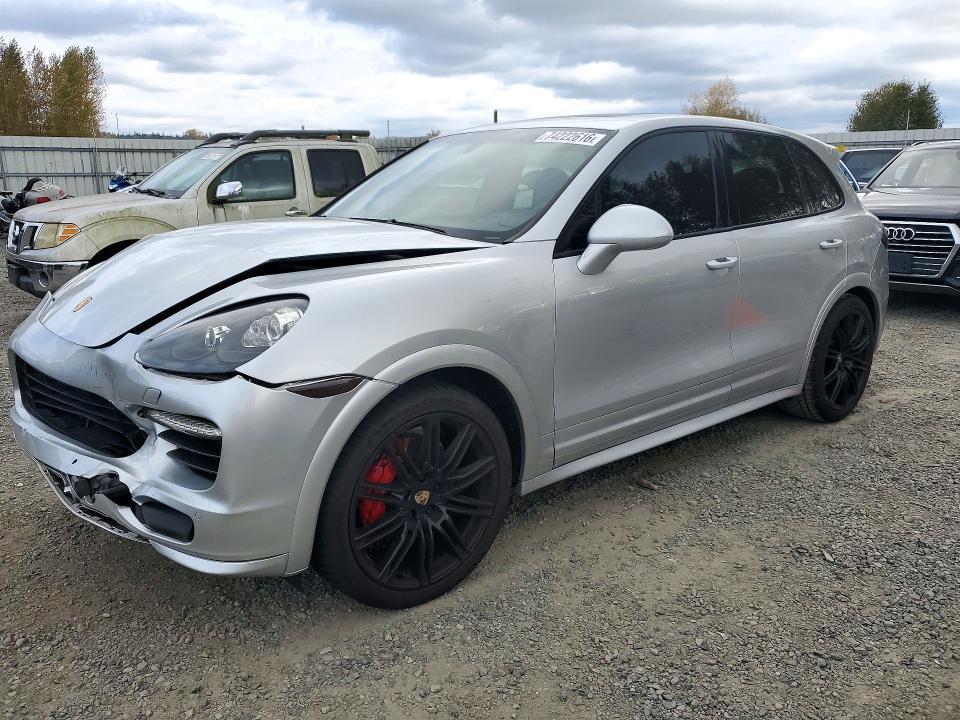 2013 PORSCHE CAYENNE GTS  