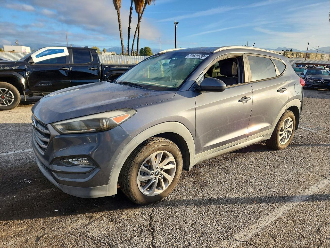 Vedere 2016 HYUNDAI TUCSON SE, unghi 1