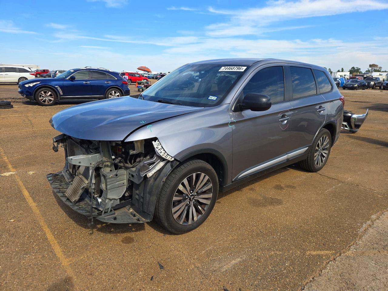 منظر 2019 MITSUBISHI OUTLANDER ES، زاوية 1