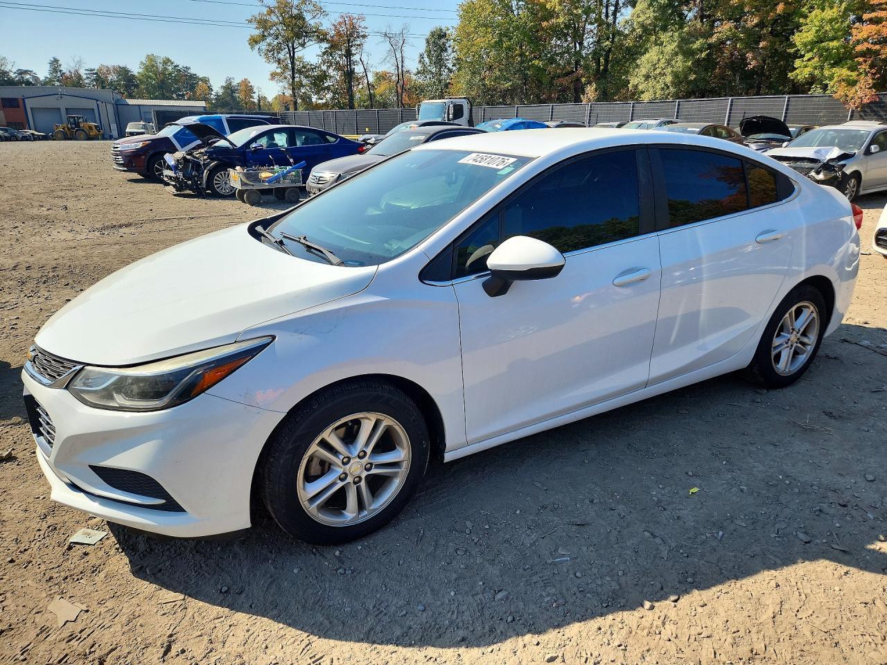 Vedere 2017 CHEVROLET CRUZE LT, unghi 1