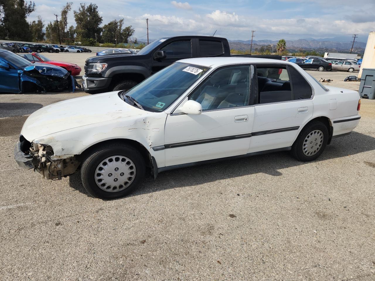 Vue de 1992 HONDA ACCORD LX, angle 1