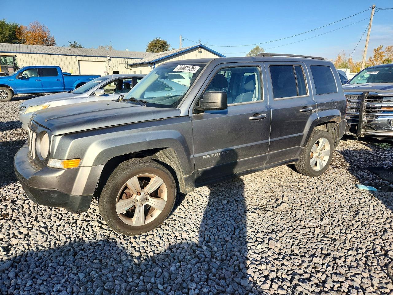 منظر 2014 JEEP PATRIOT LATITUDE، زاوية 1