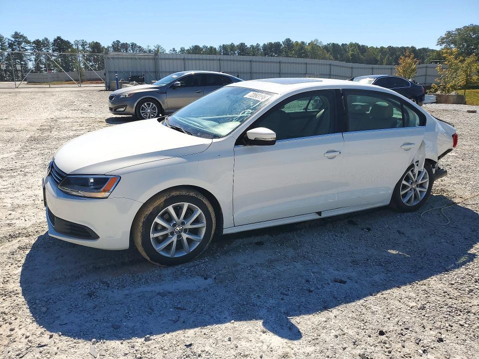 2013 VOLKSWAGEN JETTA SE  