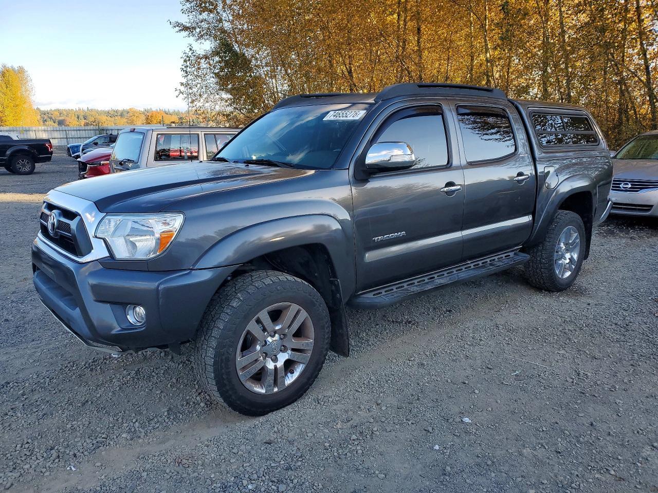 Vue de 2015 TOYOTA TACOMA V6, angle 1
