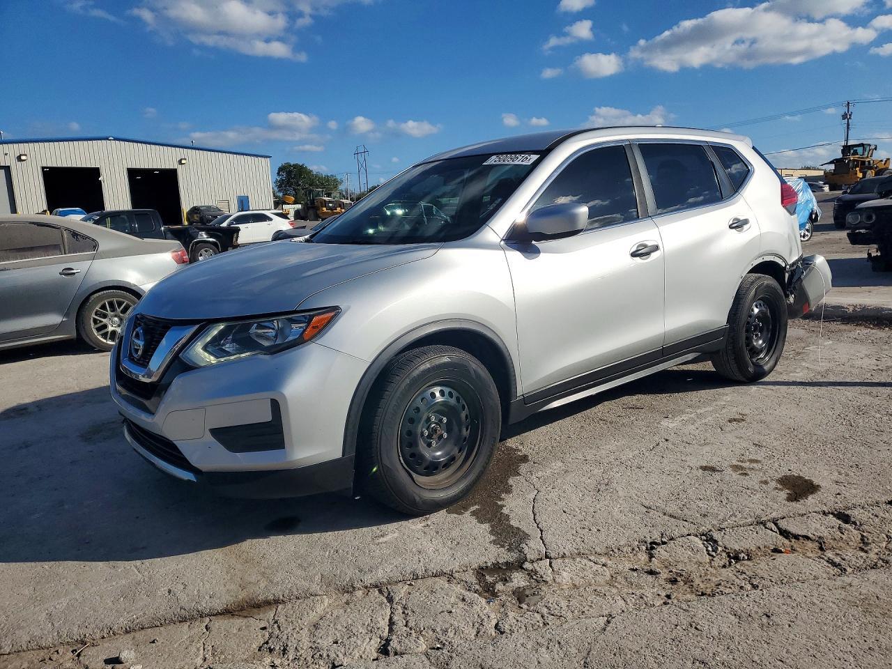Вид 2017 NISSAN ROGUE S, угол 1