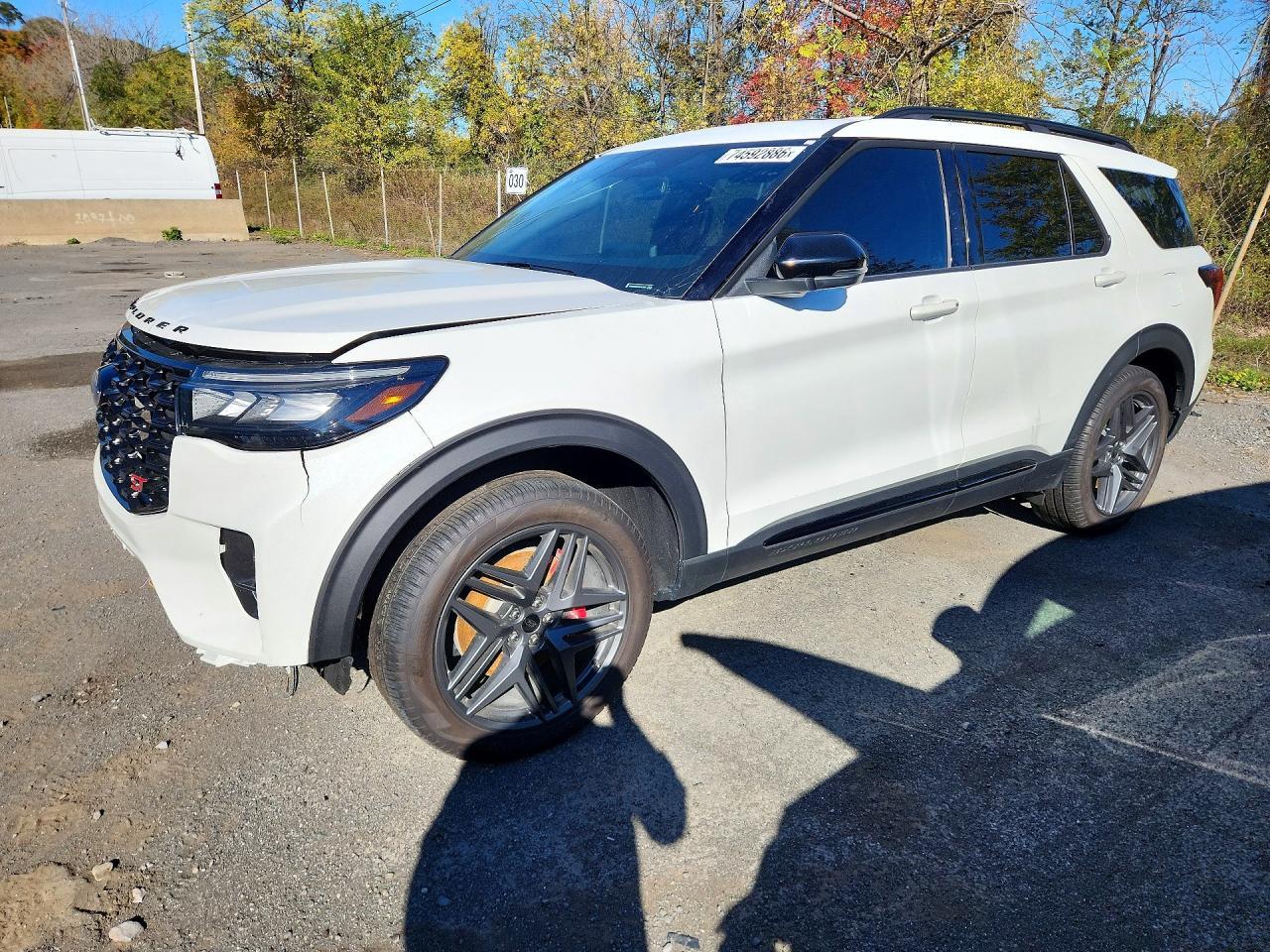 Vue de 2026 FORD EXPLORER ST, angle 1