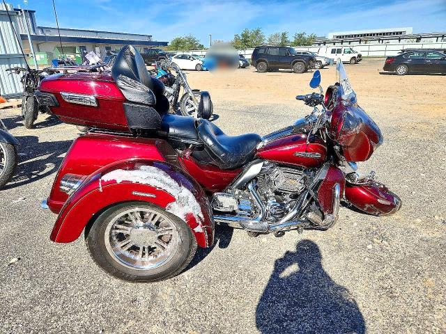 2016 HARLEY-DAVIDSON FLHTCUTG TRI GLIDE ULTRA  