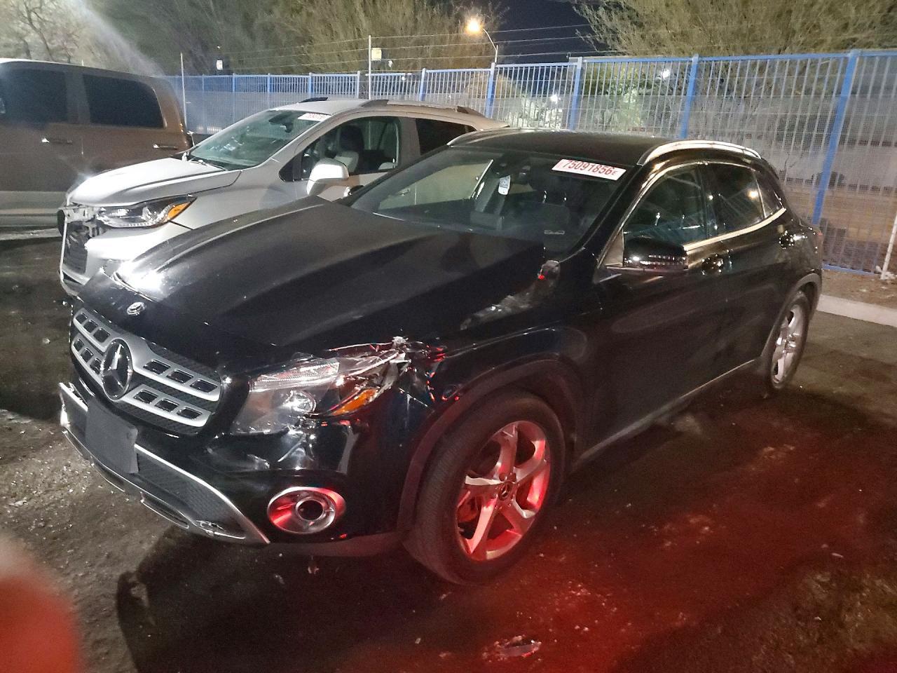 منظر 2019 MERCEDES-BENZ GLA-CLASS GLA250، زاوية 1
