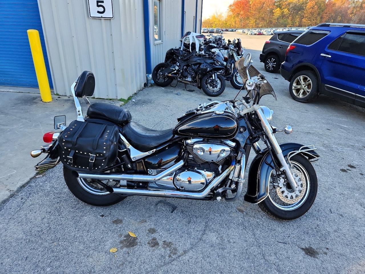 Vista de 2003 SUZUKI VL800, ángulo 1