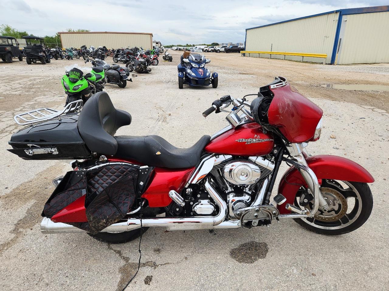 2013 HARLEY-DAVIDSON FLHX STREET GLIDE view, angle 1