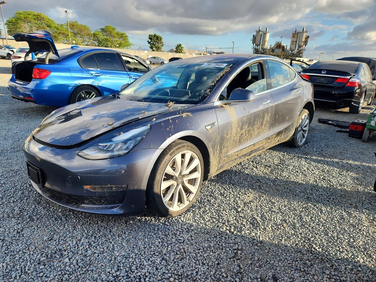 Vedere 2018 TESLA MODEL 3, unghi 1