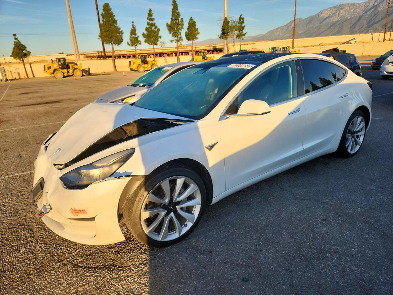 Vue de 2019 TESLA MODEL 3, angle 1