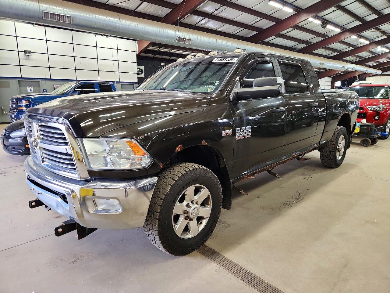 Вид 2014 RAM 2500 SLT, угол 1