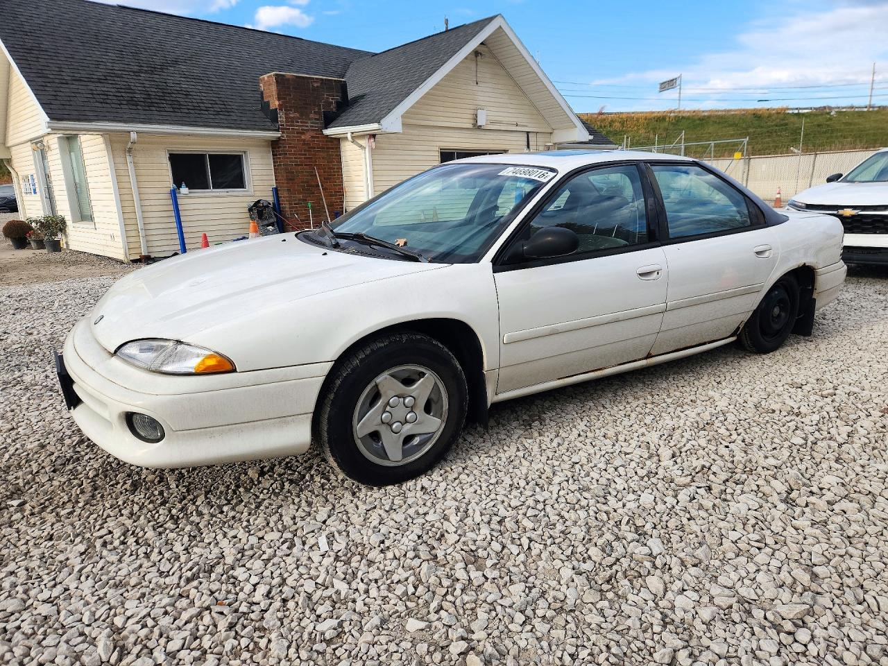 Вид 1996 DODGE INTREPID, угол 1