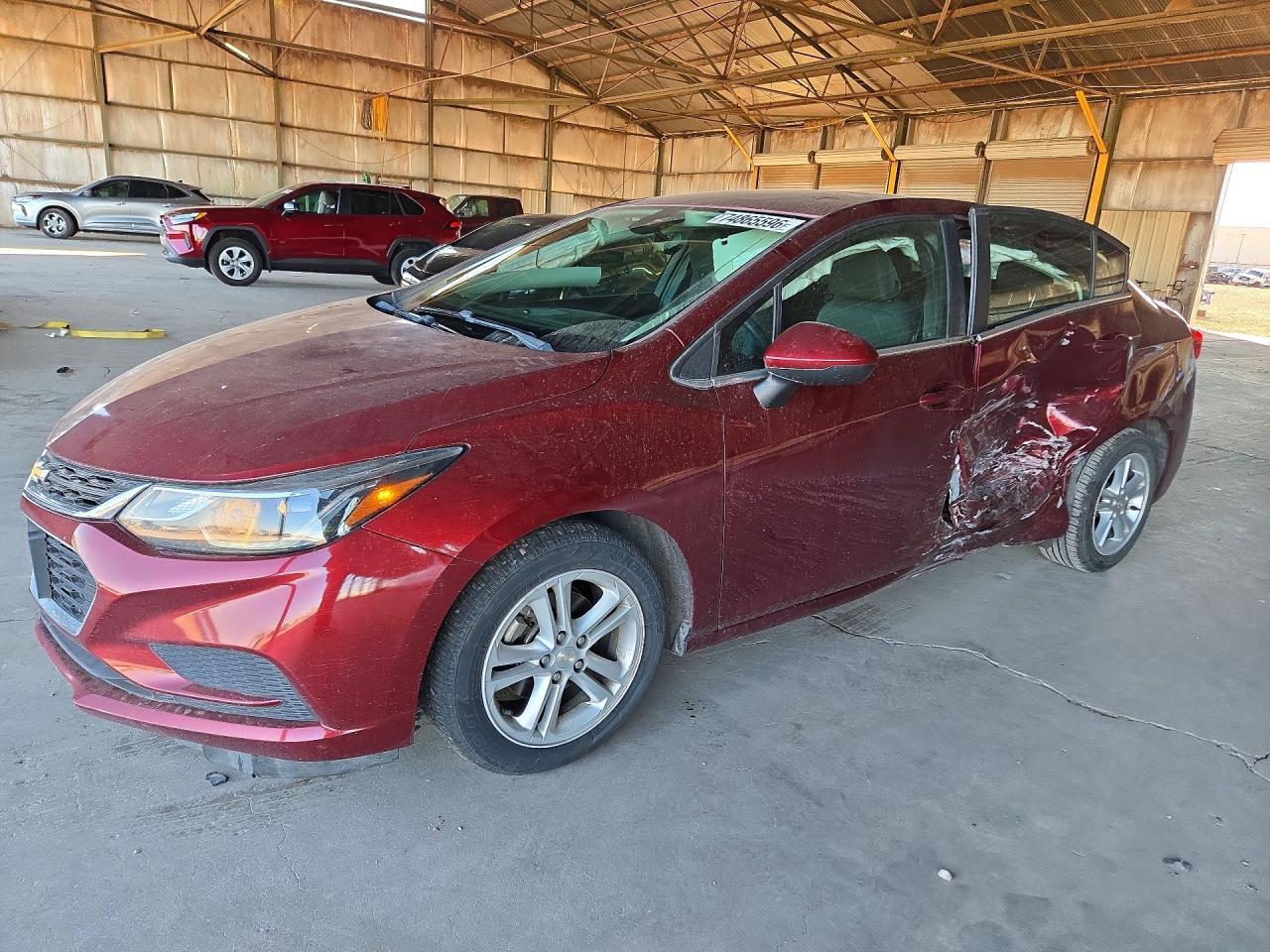 منظر 2016 CHEVROLET CRUZE LT، زاوية 1