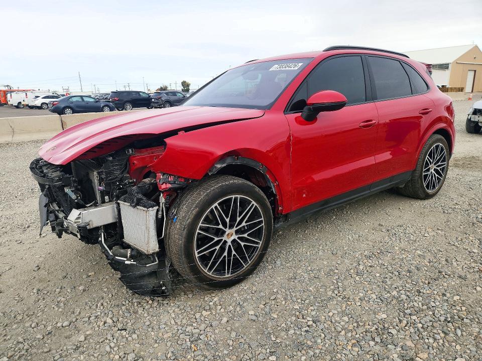 2025 PORSCHE CAYENNE   