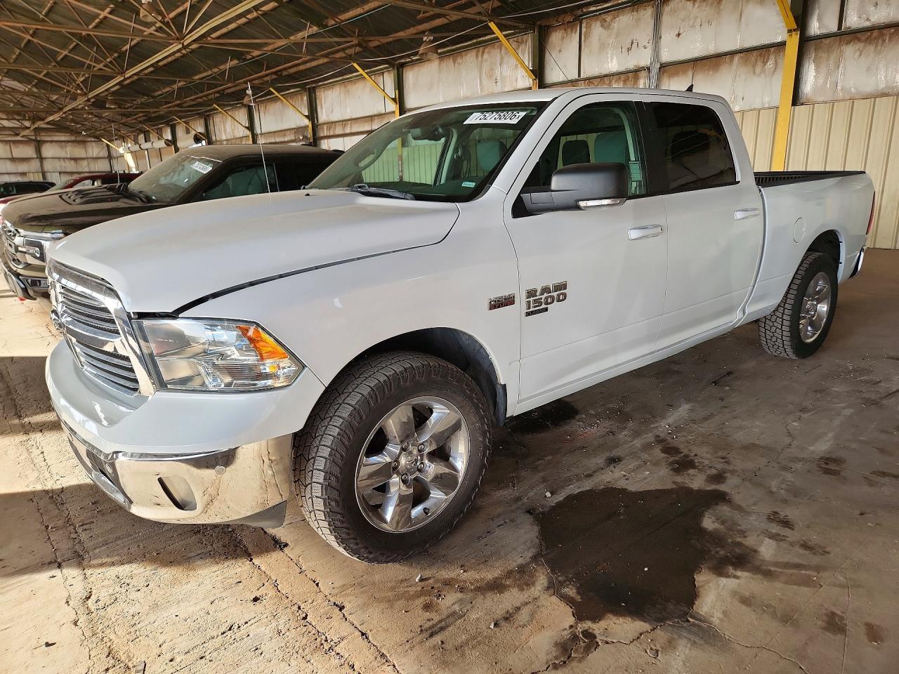 Вид 2019 RAM 1500 CLASSIC SLT, угол 1