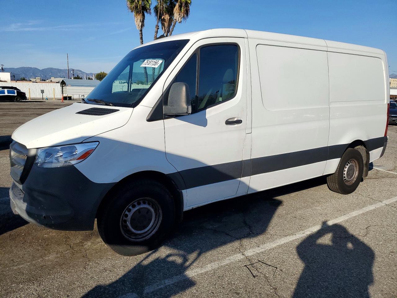 Вид 2023 MERCEDES-BENZ SPRINTER 2500 DELIVERY VAN, угол 1