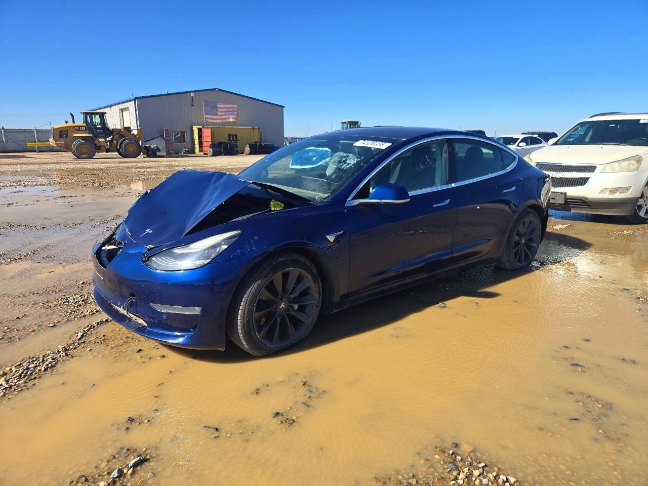 Вид 2019 TESLA MODEL 3, угол 1