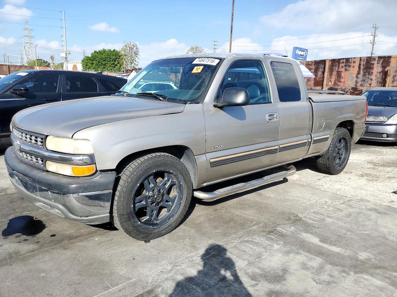 منظر 2000 CHEVROLET SILVERADO C1500، زاوية 1