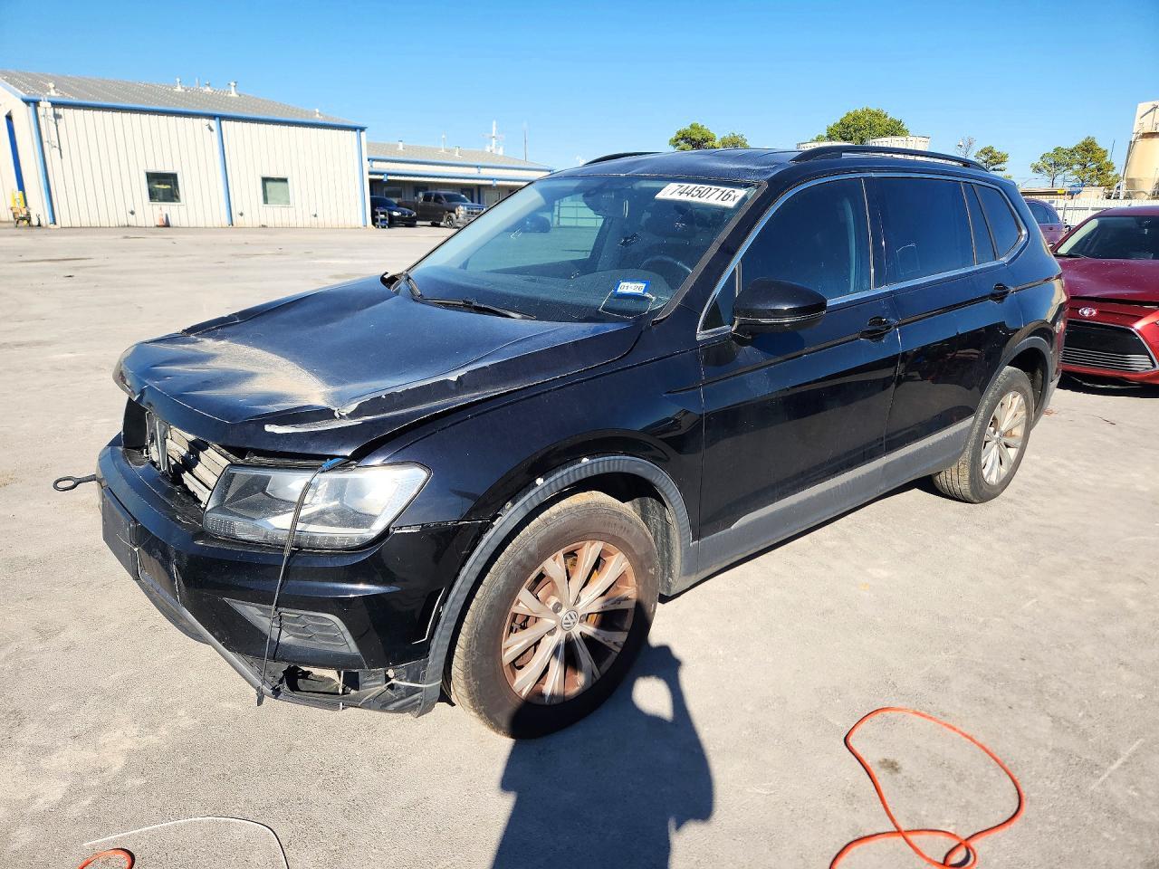 Вид 2018 VOLKSWAGEN TIGUAN SE, угол 1