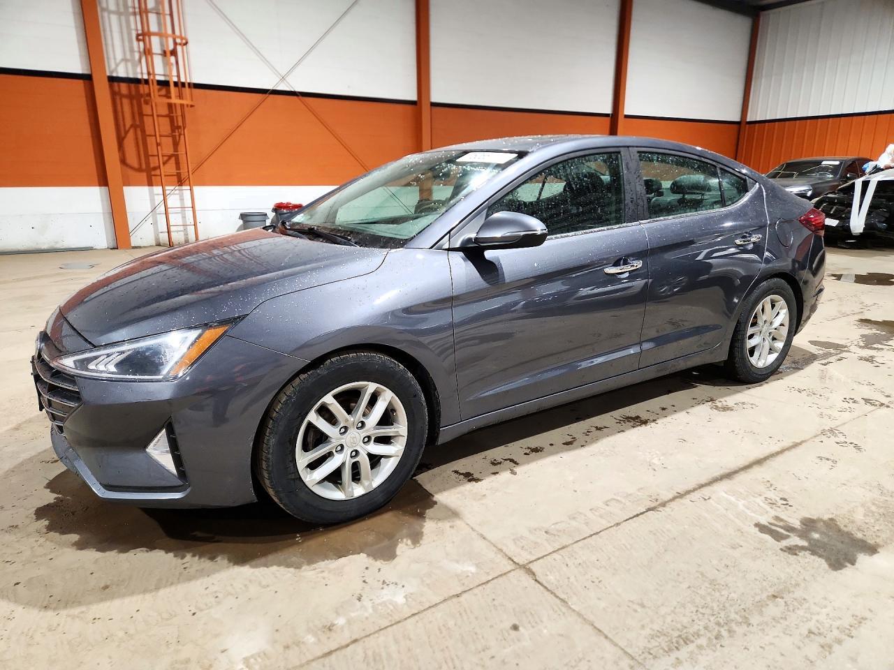 Vue de 2019 HYUNDAI ELANTRA SE, angle 1
