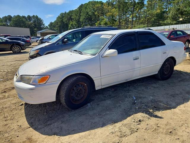 2000 TOYOTA CAMRY LE  