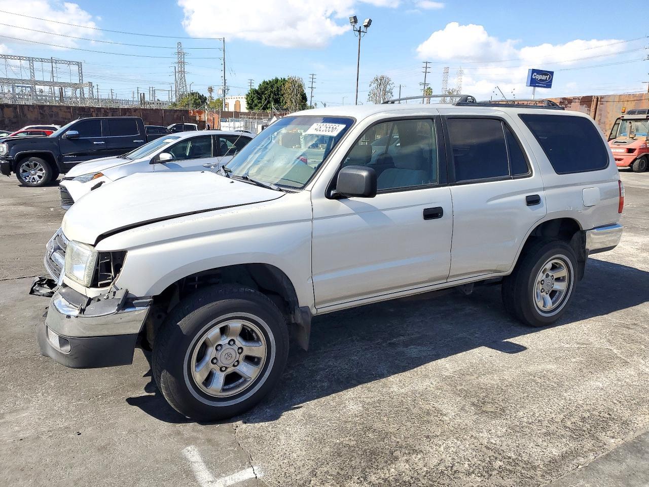Vue de 1999 TOYOTA 4RUNNER BASE, angle 1