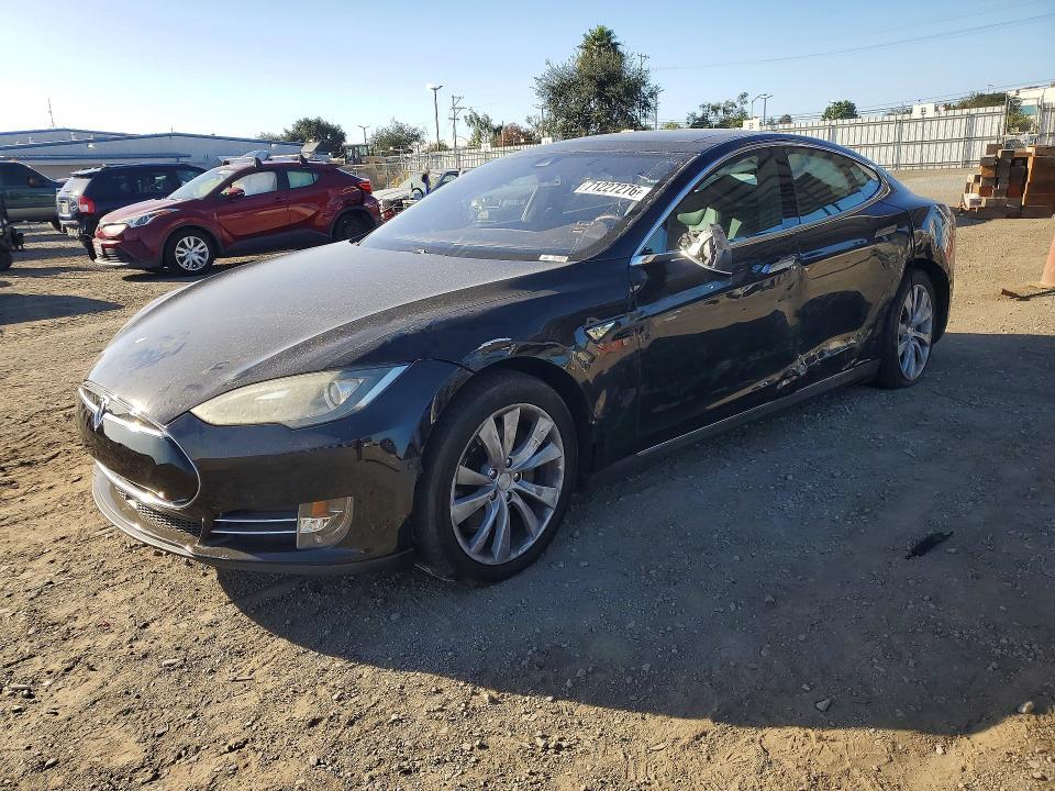 2015 TESLA MODEL S 85  
